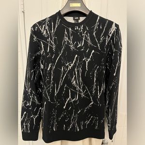 H&M sweater barely worn men small